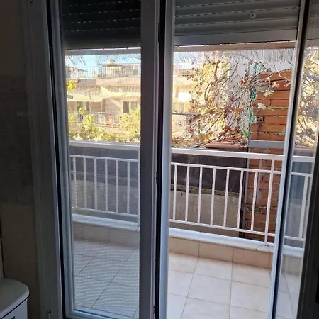 Thessaloniki-polichni Apartment *
